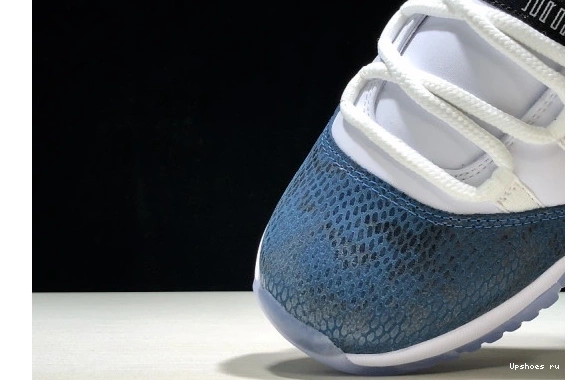 11 CD6846-102 'Blue Jordan Low Air Snakeskin' CD6846-102 0530